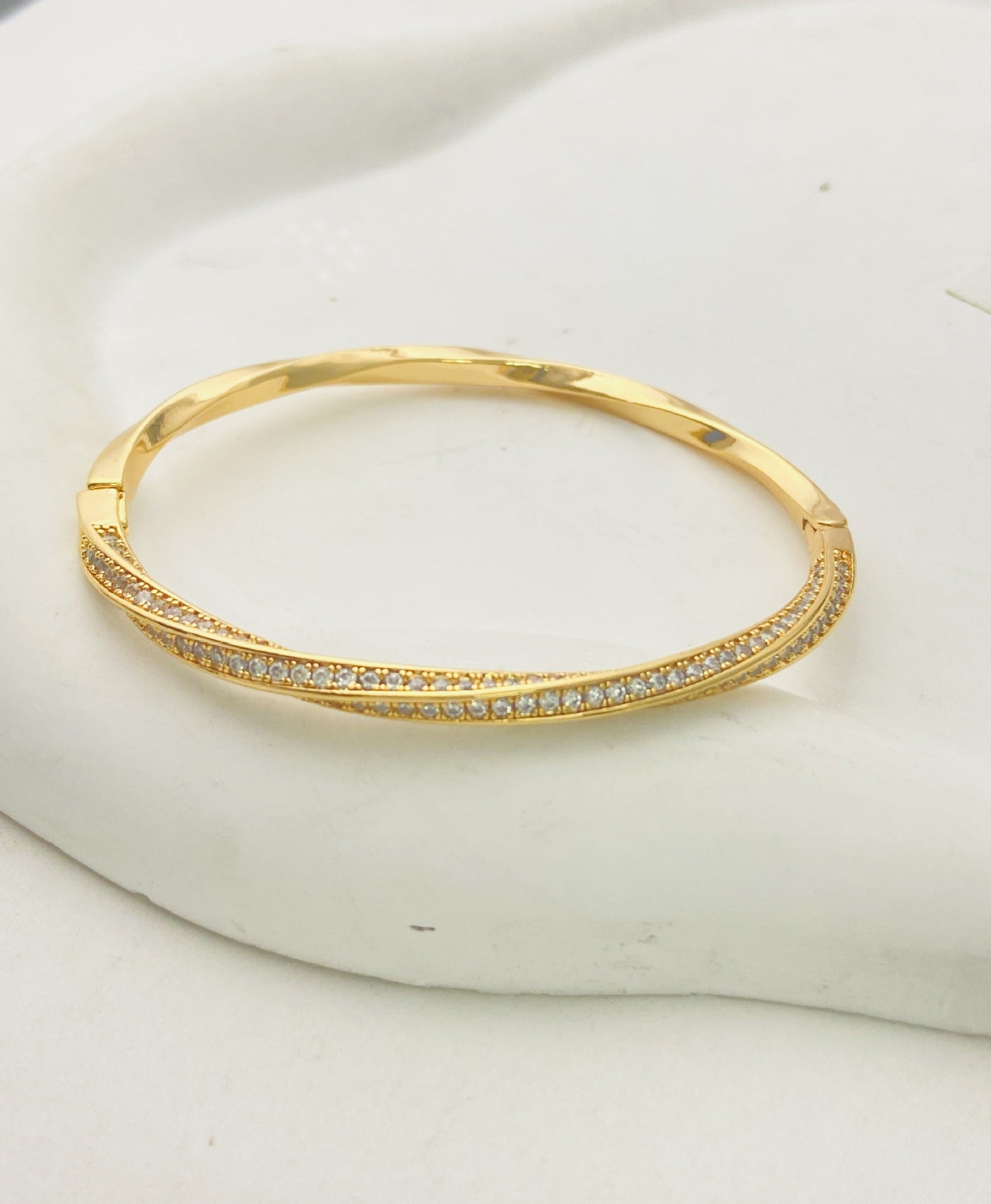 Affordable Luxury Fashion Half Circle Full Diamond Mobius Bracelet
