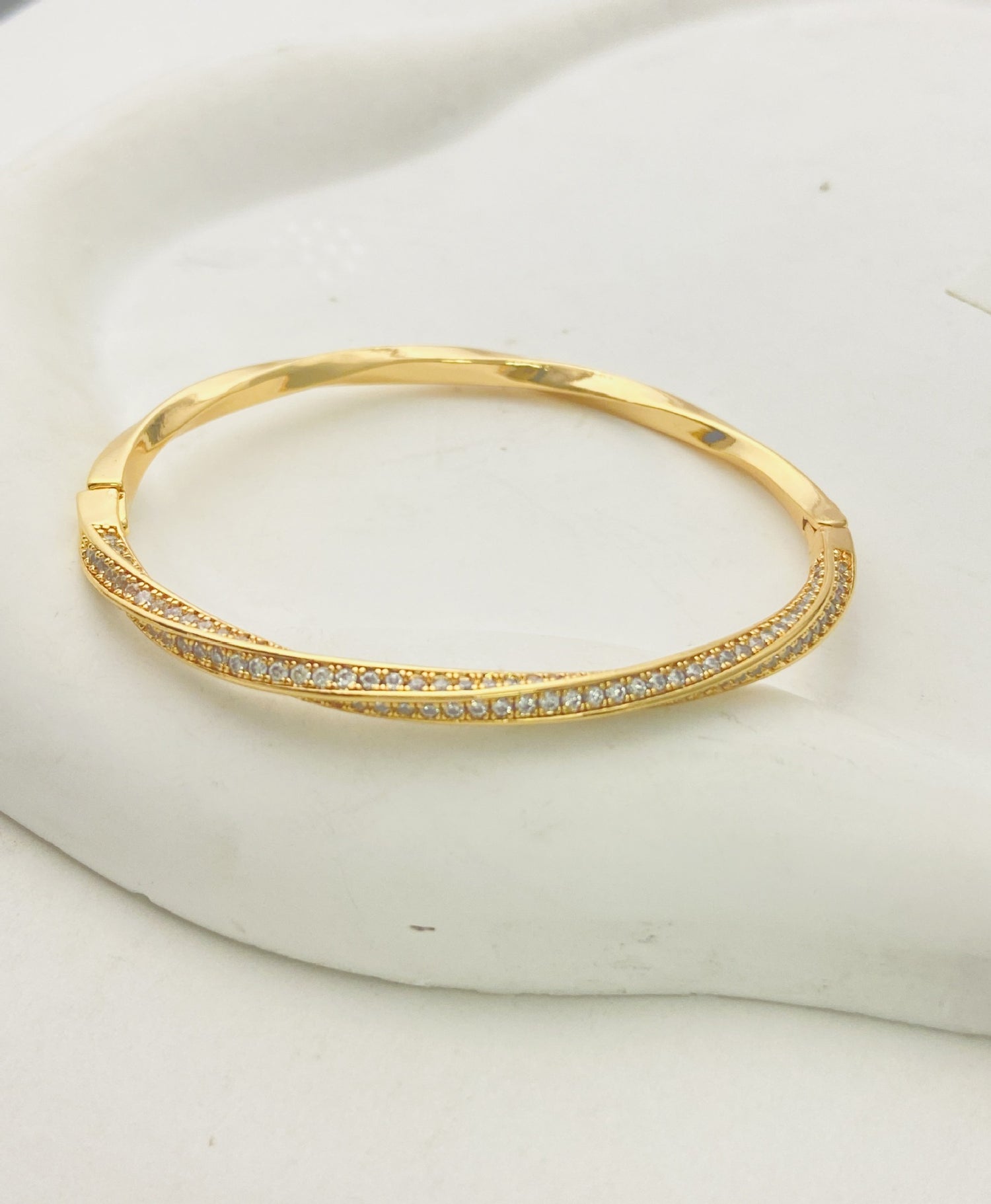 Affordable Luxury Fashion Half Circle Full Diamond Mobius Bracelet